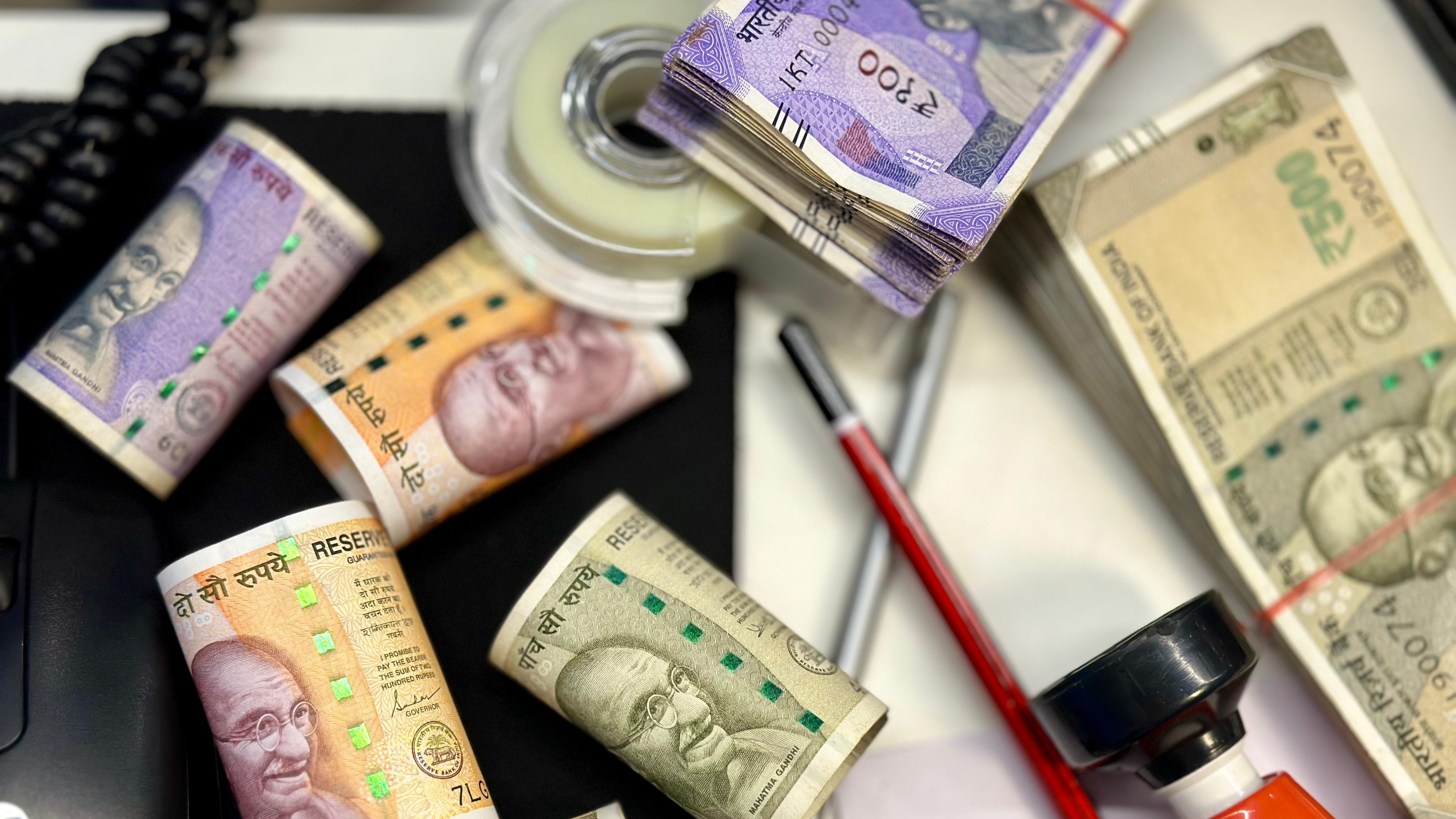 Rupee May Fall Past 90 Per Dollar As RBI Ditches Quasi-Peg, Research Says
